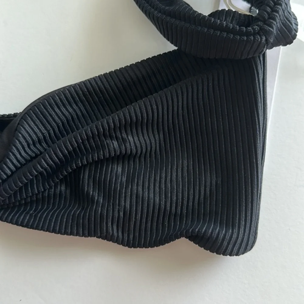 TOBI swim bikini top Black‎ off the shoulder front knot tie size Medium NWT